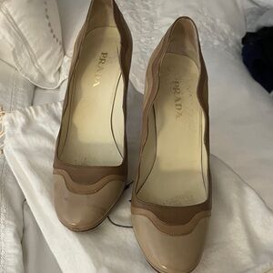 Prada Women's Brown and Cream wave pattern Leather Heels